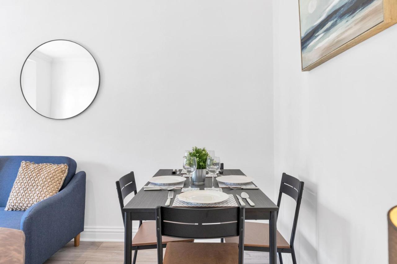 Modern Two Bedroom Apartment With Free Parking! London Eksteriør bilde